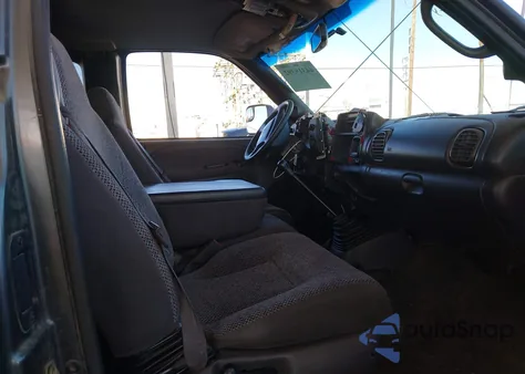 2002 Dodge Ram 2500 Slt z USA, uszkodzony, nr VIN 3B7KF23C12M223804